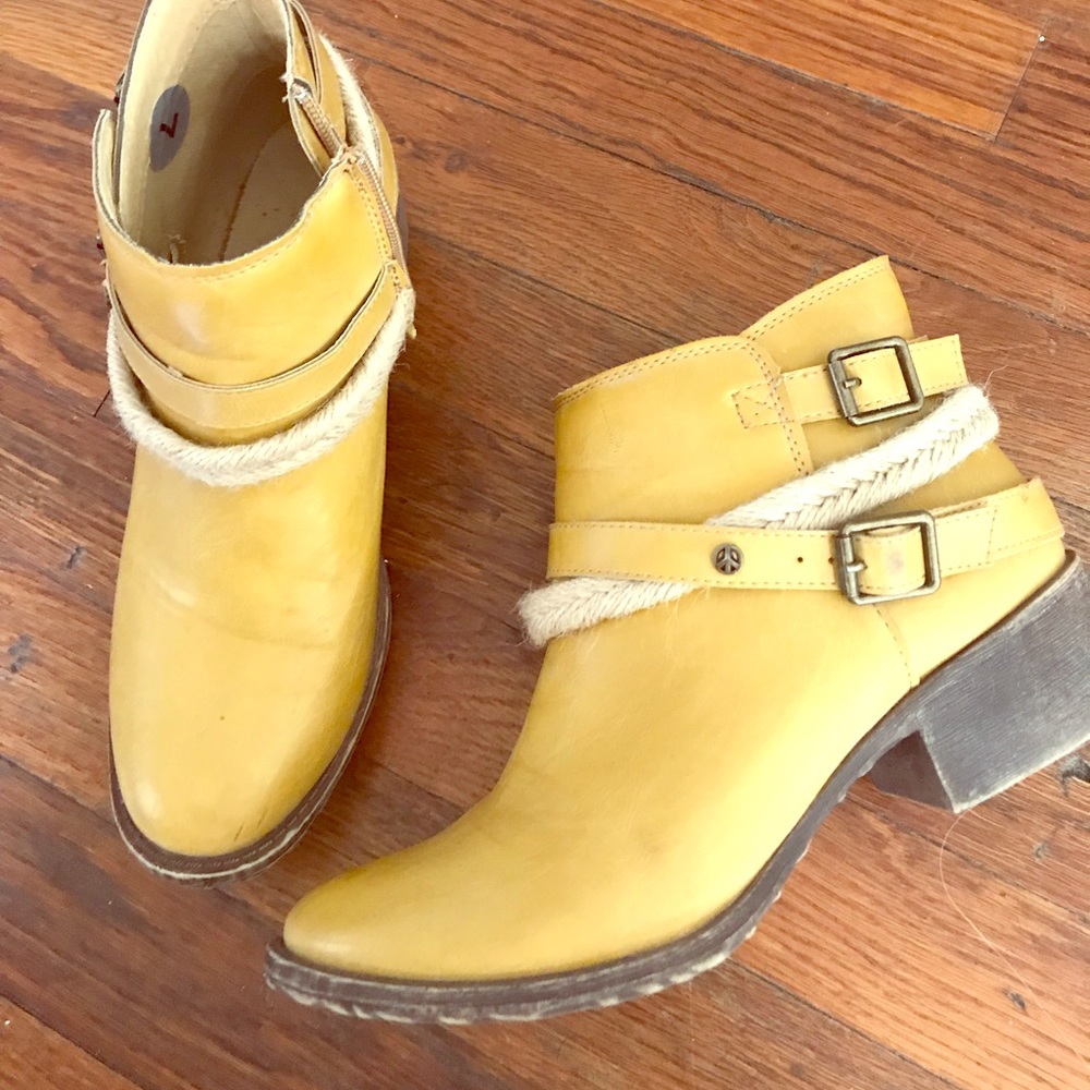 Yellow trendy booties